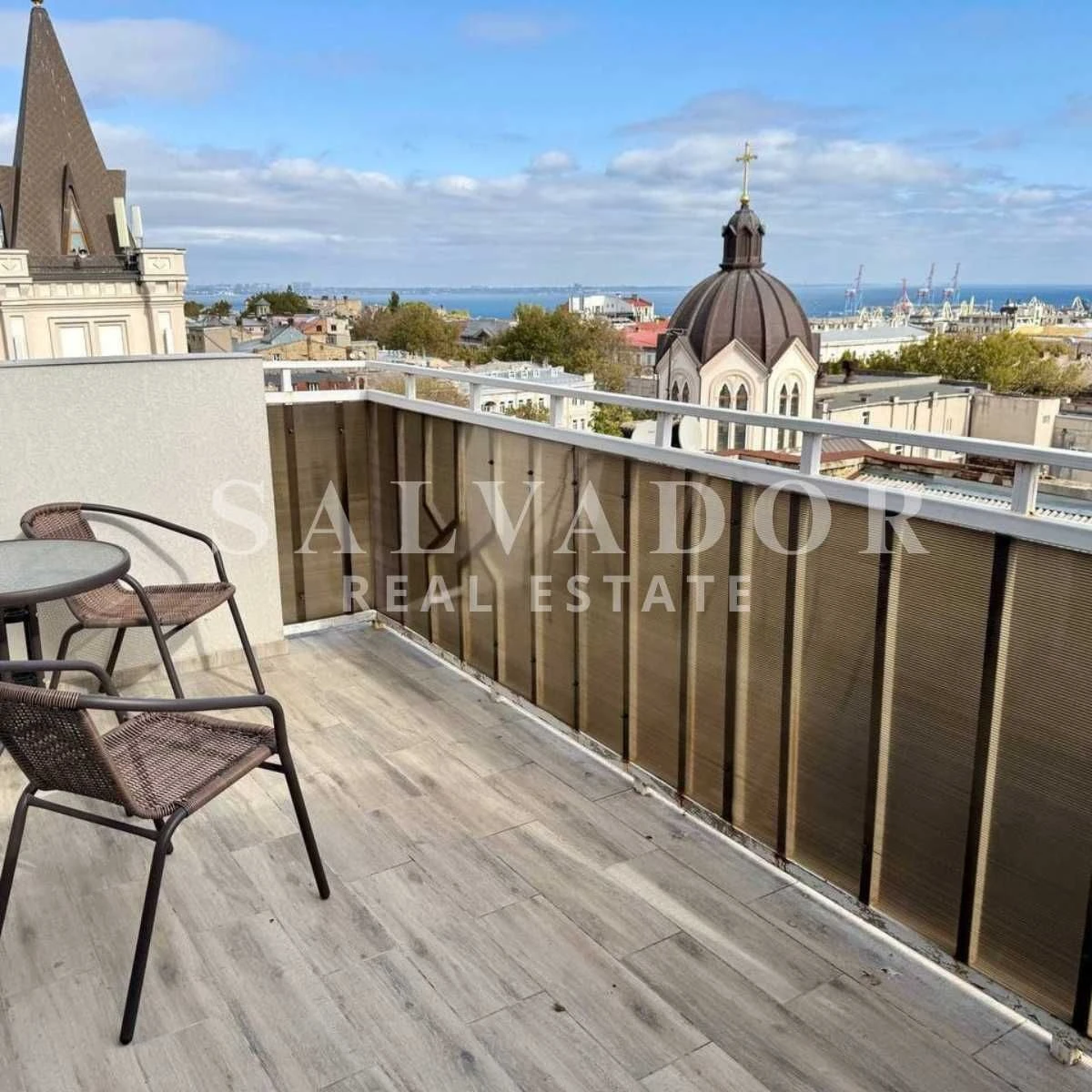 Терміново продається двоповерховий пентхаус 81 м² в центрі Одеси