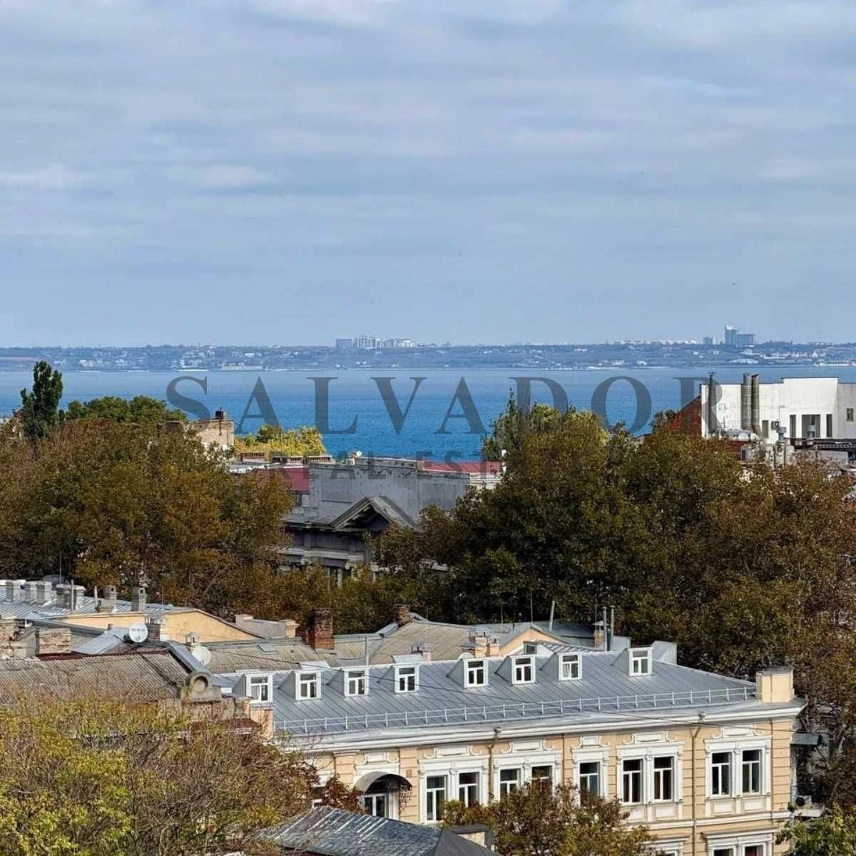 Терміново продається двоповерховий пентхаус 81 м² в центрі Одеси