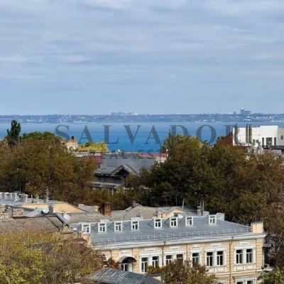 Терміново продається двоповерховий пентхаус 81 м² в центрі Одеси