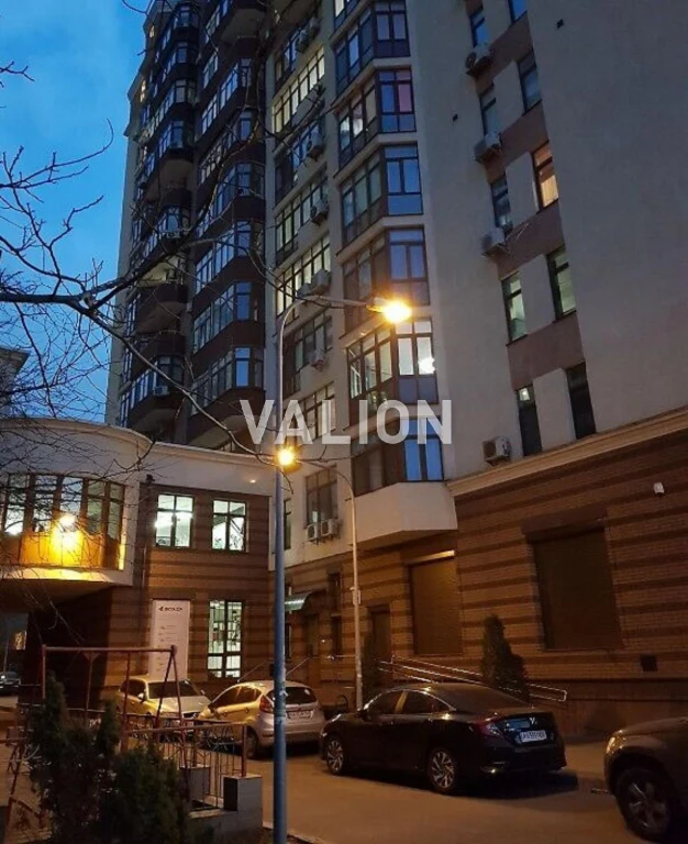 Sale of a 4-room apartment on Koperynka Street, 11