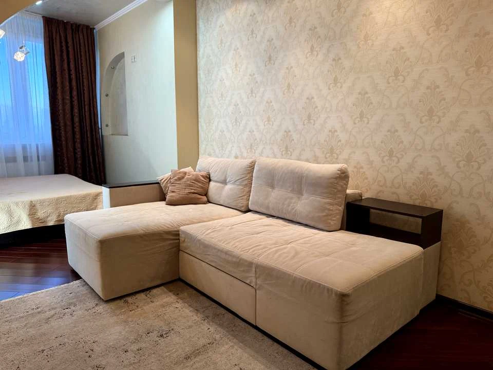 Apartment. Kyiv, Berezaysky Prospect.