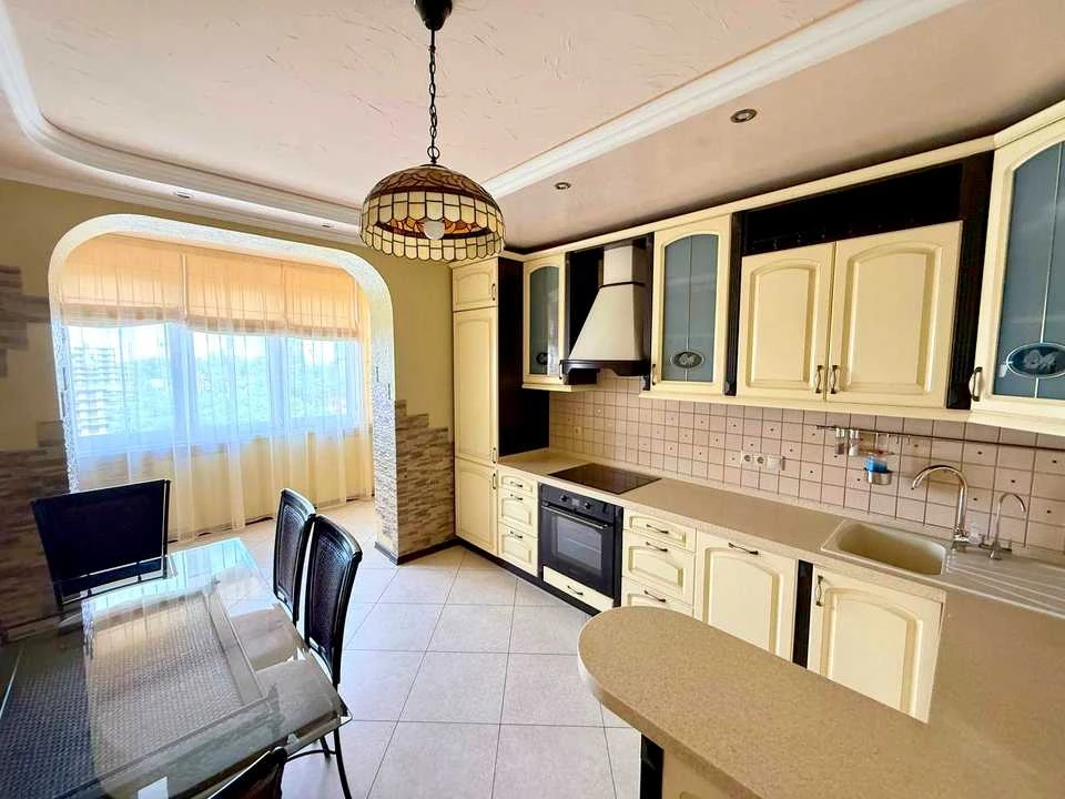 Apartment. Kyiv, Berezaysky Prospect.