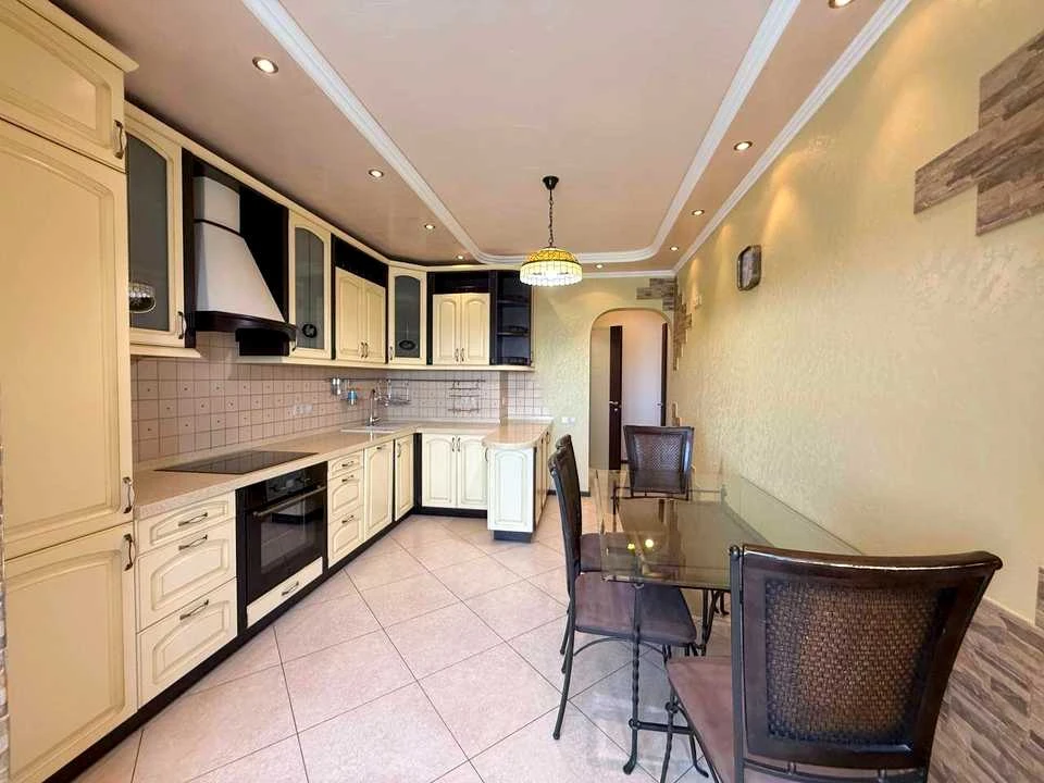 Apartment. Kyiv, Berezaysky Prospect.