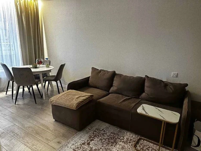 Продається однокімнатна квартира (47 м²) у Києві, Дарницький район