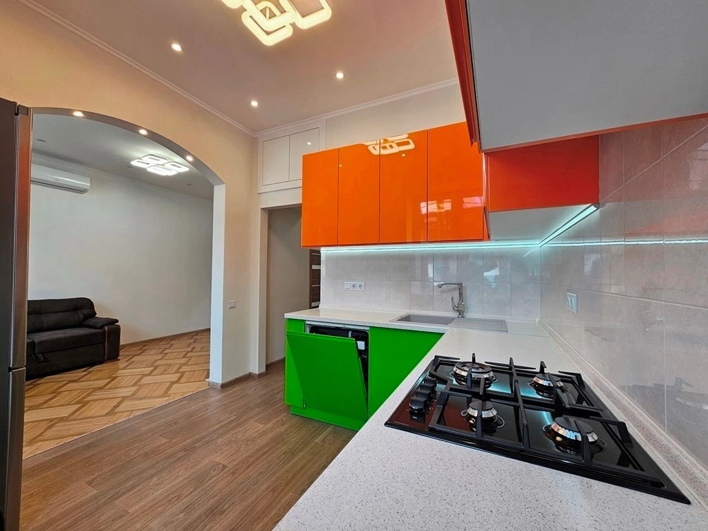 Sale of a 3-room apartment of 70 m², Ioanna Pavla II street, 7