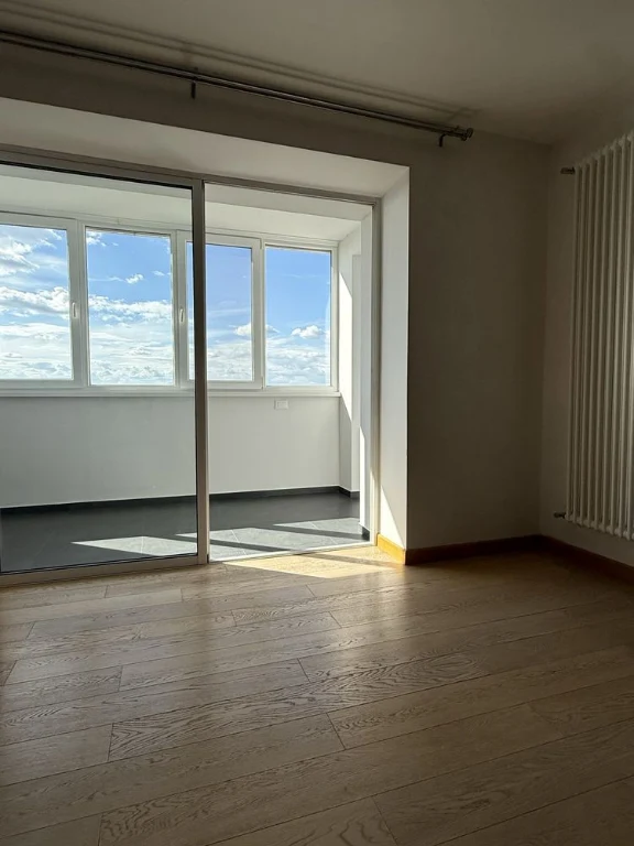 Sale or long-term rental. 3-bedroom apartment 150 m²