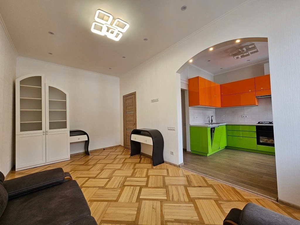 Sale of a 3-room apartment of 70 m², Ioanna Pavla II street, 7