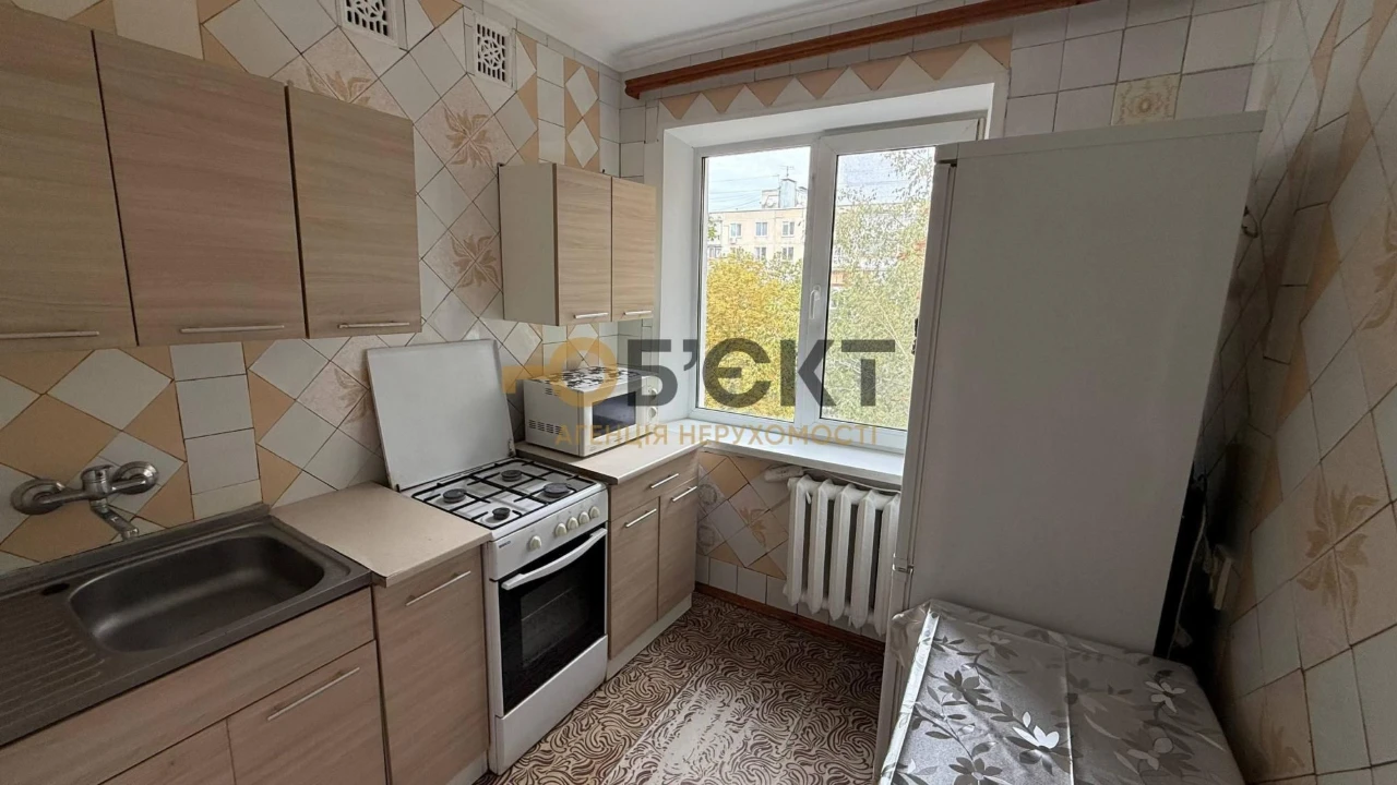 Продам 3-к квартиру возле м. Героев Труда — ул. Бучмы, 44Б.