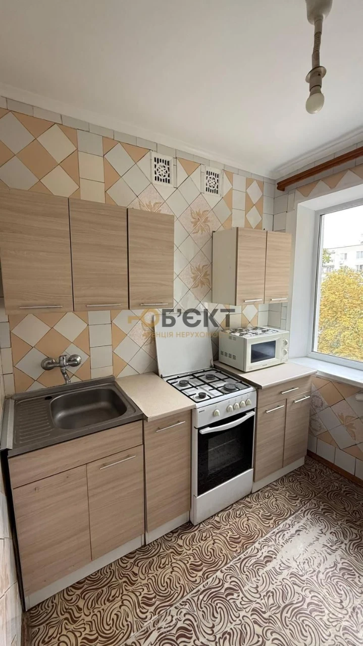Продам 3-к квартиру возле м. Героев Труда — ул. Бучмы, 44Б.