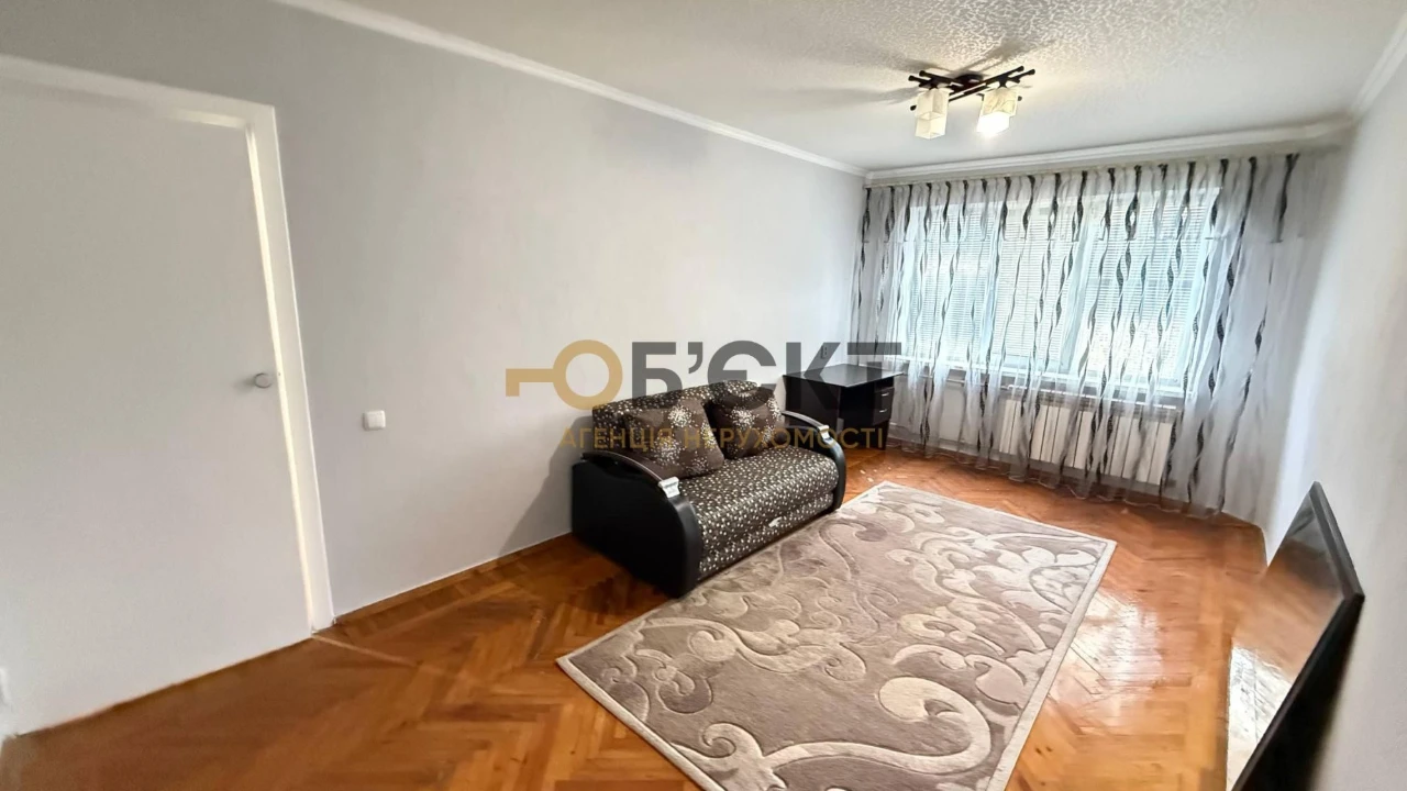 Продам 3-к квартиру возле м. Героев Труда — ул. Бучмы, 44Б.