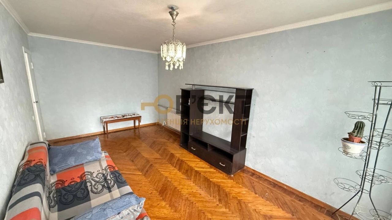 Продам 3-к квартиру возле м. Героев Труда — ул. Бучмы, 44Б.