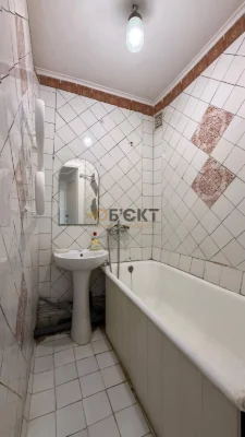Продам 3-к квартиру возле м. Героев Труда — ул. Бучмы, 44Б.