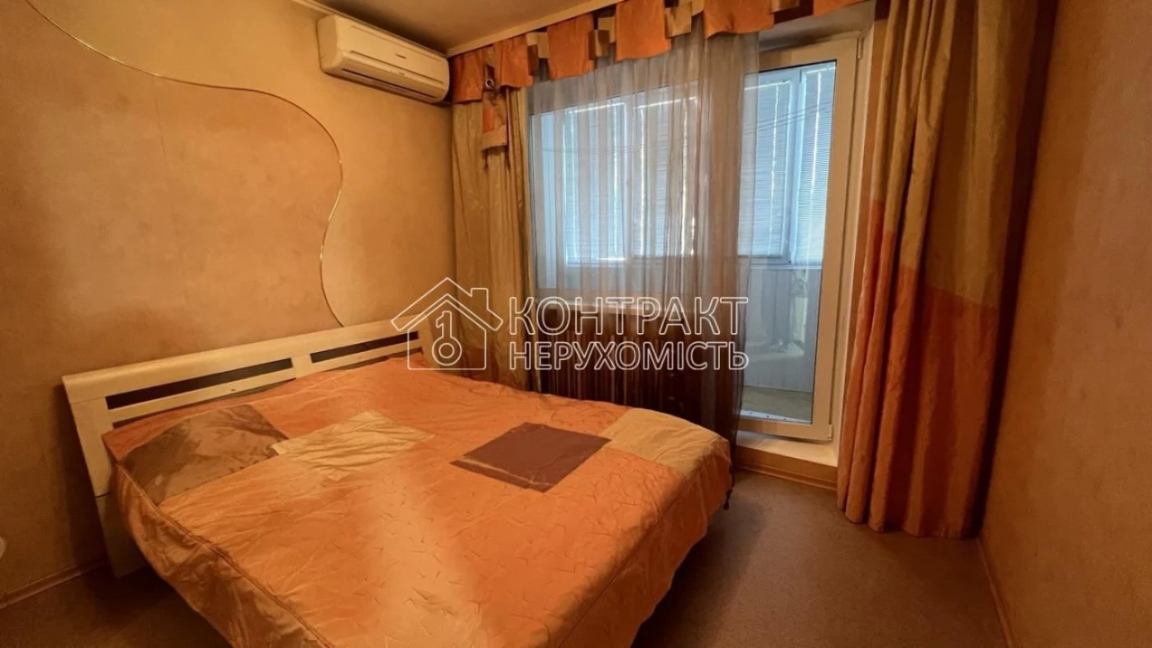 Продам 3х  к  м.Студенческая Салтовка  522 м/р  вул. Ак.Павл