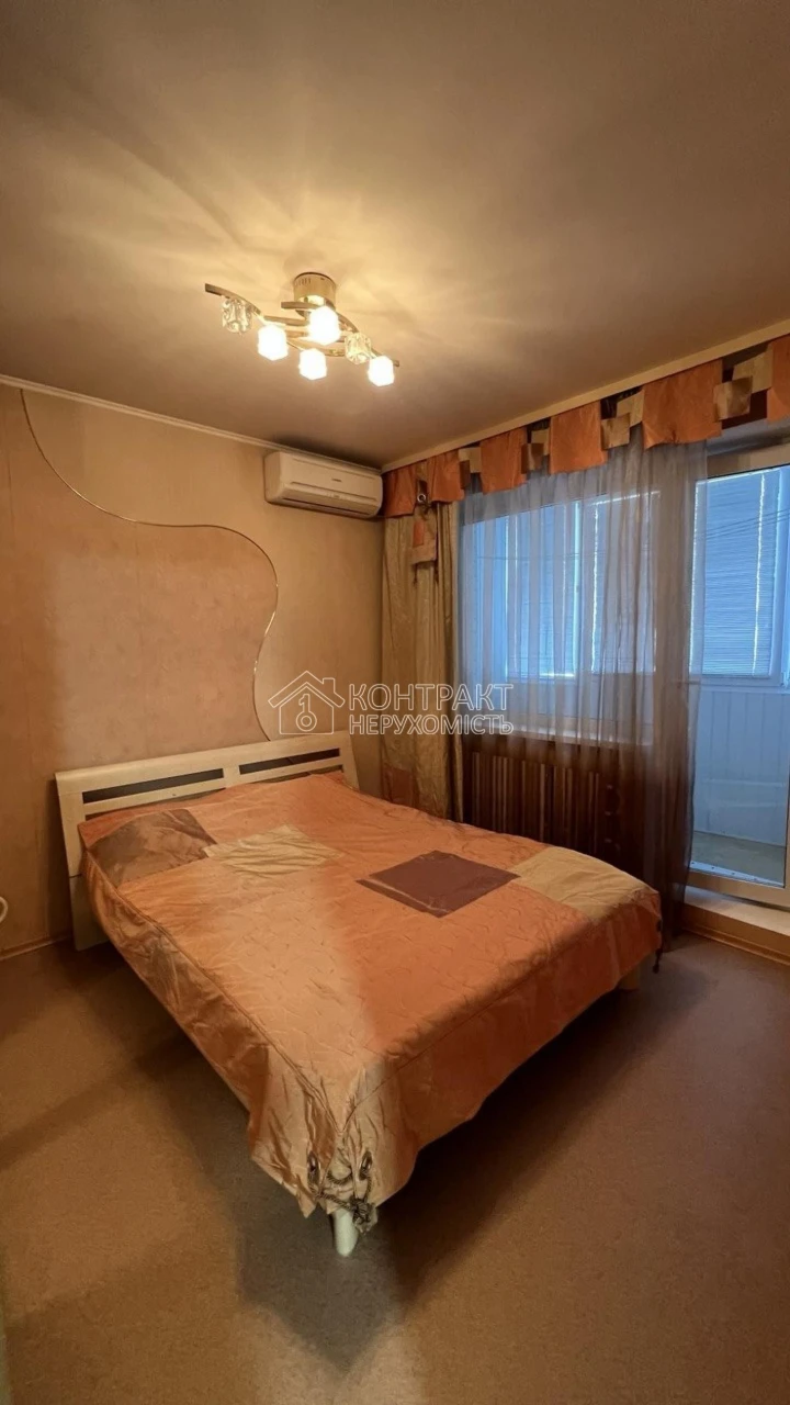 Продам 3х  к  м.Студенческая Салтовка  522 м/р  вул. Ак.Павл