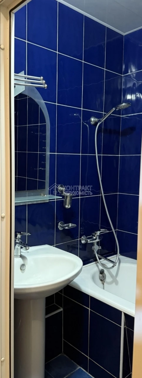 Продам 3х  к  м.Студенческая Салтовка  522 м/р  вул. Ак.Павл