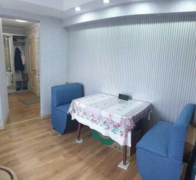 Selling a 1-bedroom apartment on Gordienkovskaya, near Levada metro station.