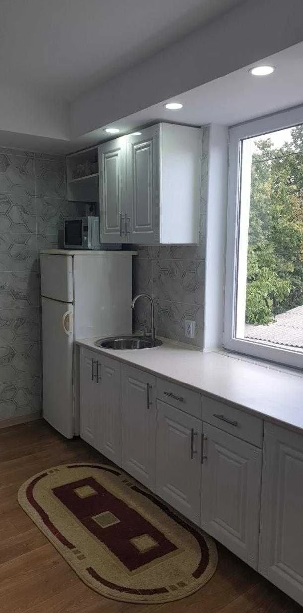Selling a 1-bedroom apartment on Gordienkovskaya, near Levada metro station.