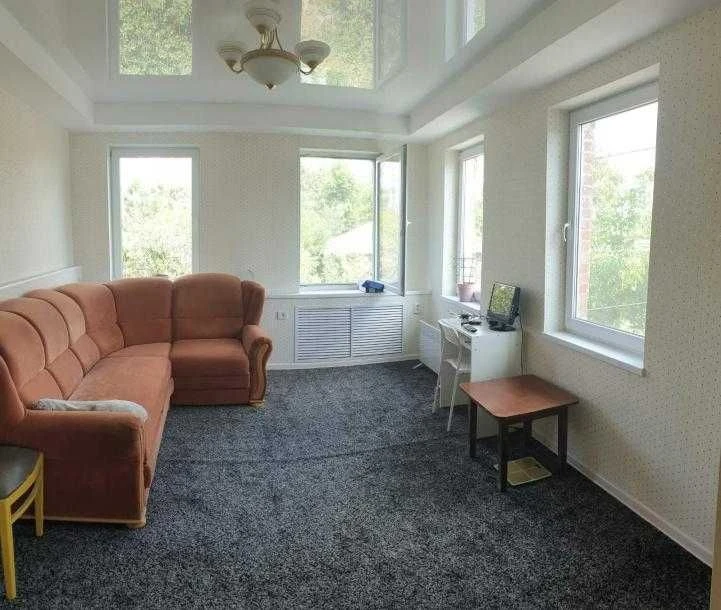 Selling a 1-bedroom apartment on Gordienkovskaya, near Levada metro station.
