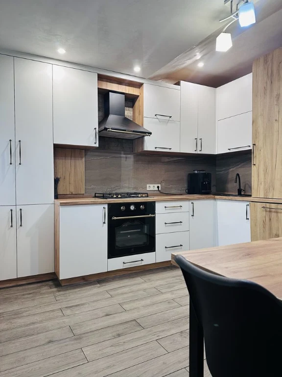 2-кімнатна квартира ,район 12 школи
