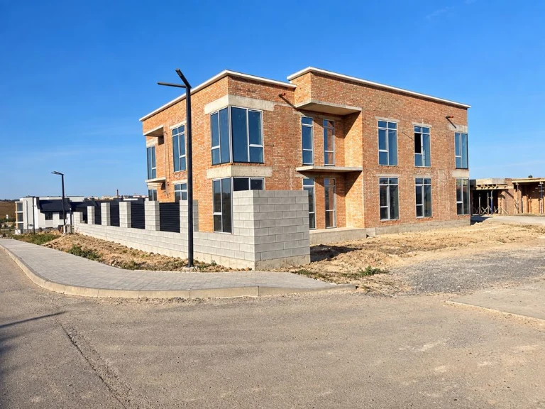 Остання однокімнатна квартира, масив Гармонія