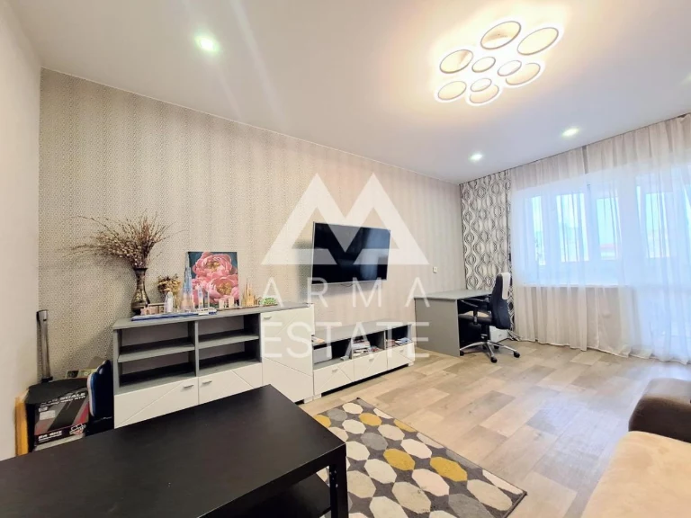 For Sale: 3-bedroom apartment (93 m²) in Kyiv, Dniprodzy district