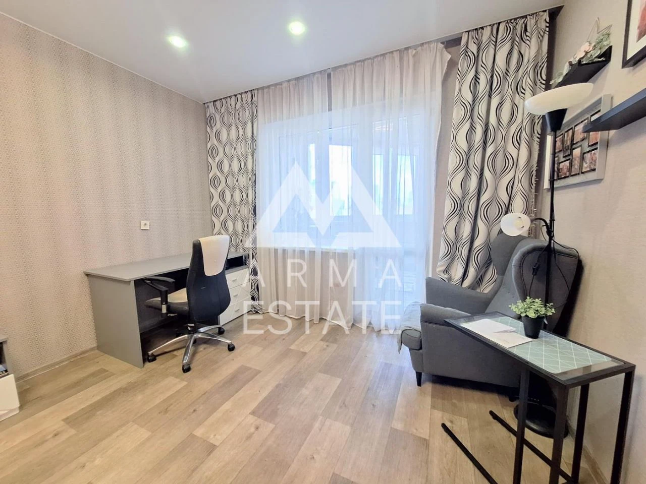 Продається трикімнатна квартира (93 м²) у Києві, Дарницький район
