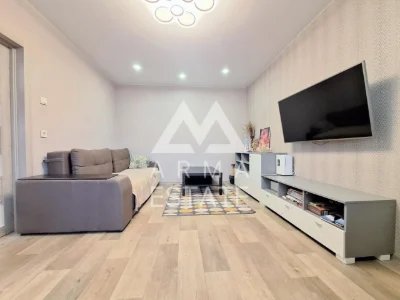 Продається трикімнатна квартира (93 м²) у Києві, Дарницький район