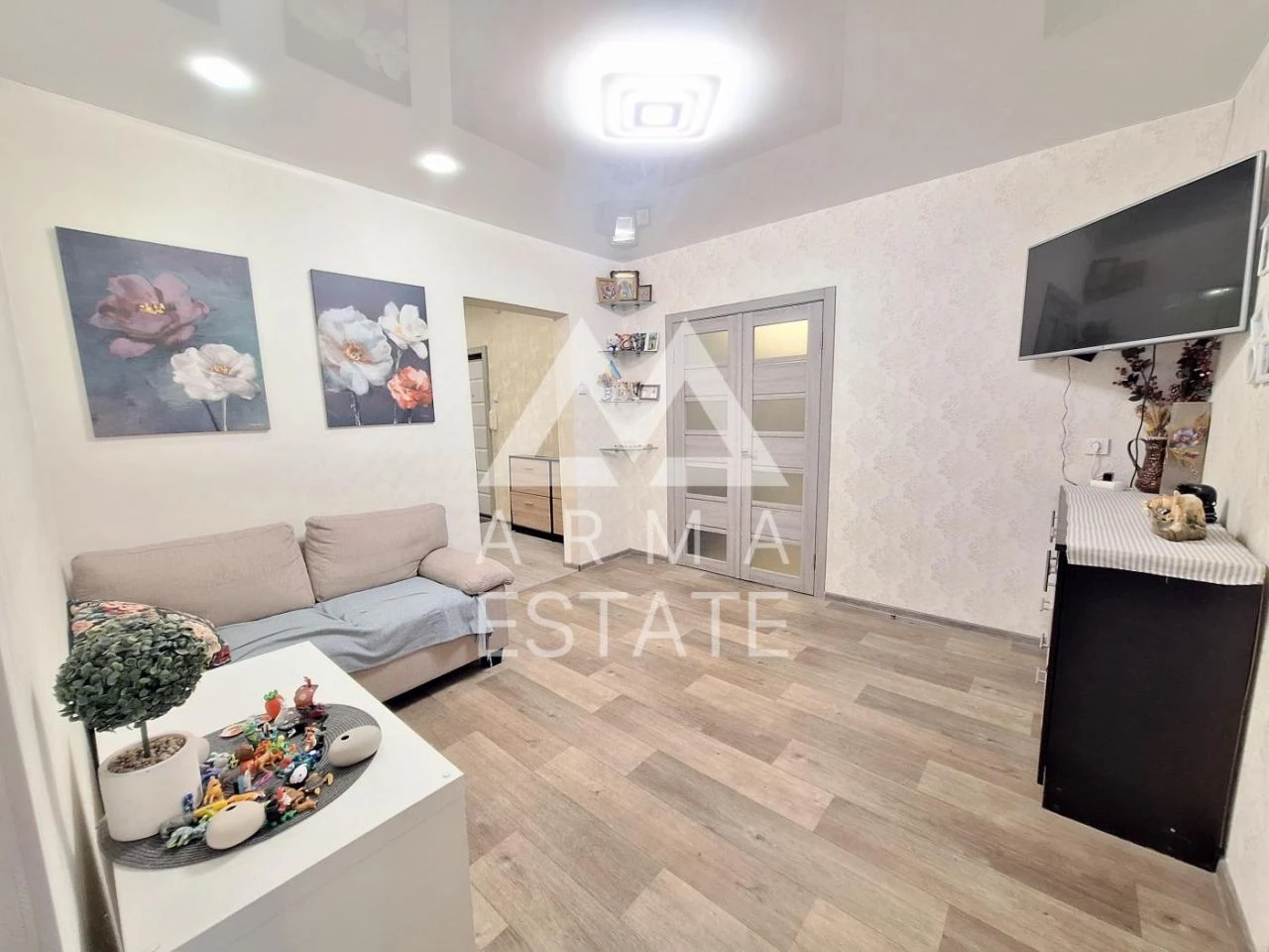 Продається трикімнатна квартира (93 м²) у Києві, Дарницький район