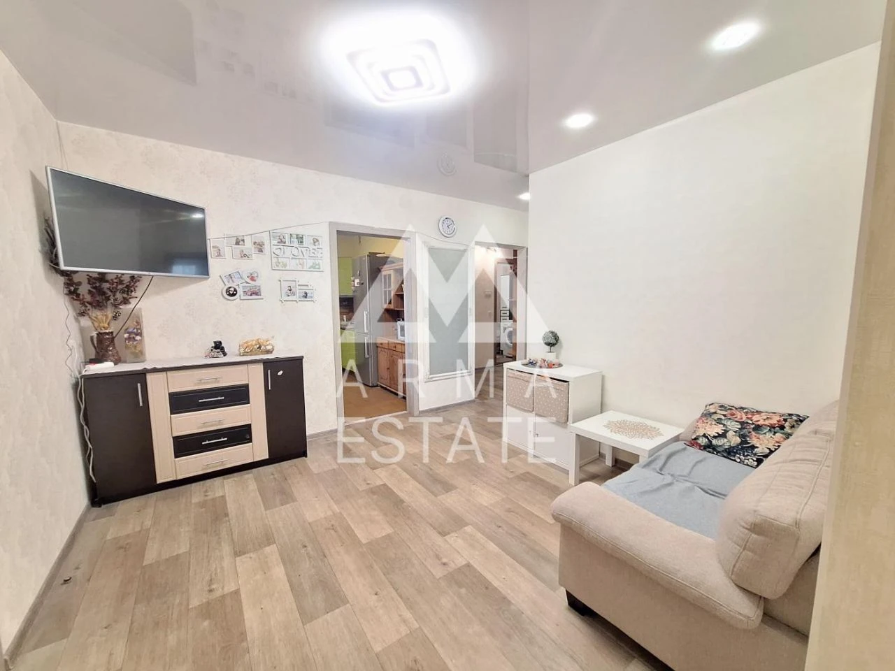 Продається трикімнатна квартира (93 м²) у Києві, Дарницький район