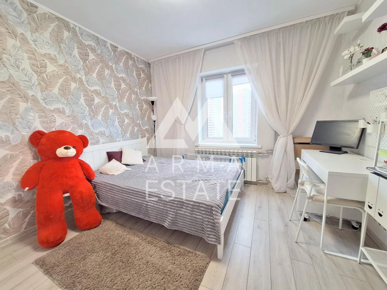 Продається трикімнатна квартира (93 м²) у Києві, Дарницький район