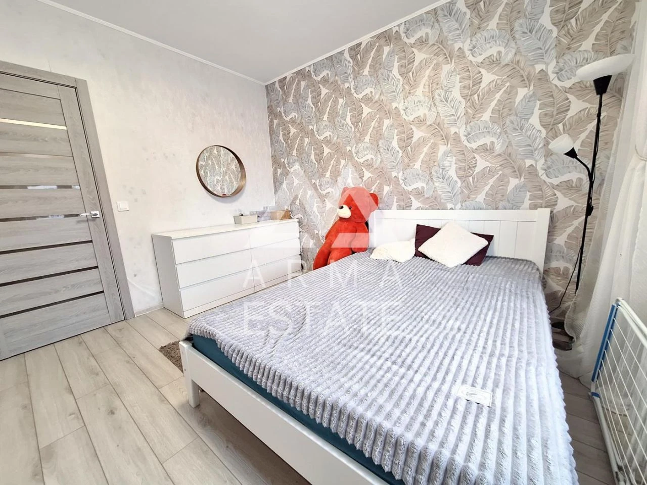 Продається трикімнатна квартира (93 м²) у Києві, Дарницький район