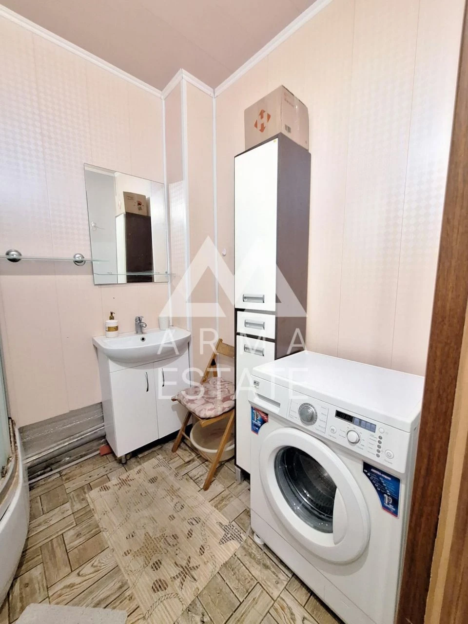 Продається трикімнатна квартира (93 м²) у Києві, Дарницький район