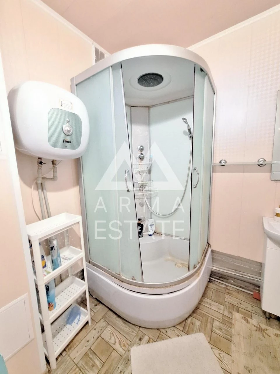 Продається трикімнатна квартира (93 м²) у Києві, Дарницький район