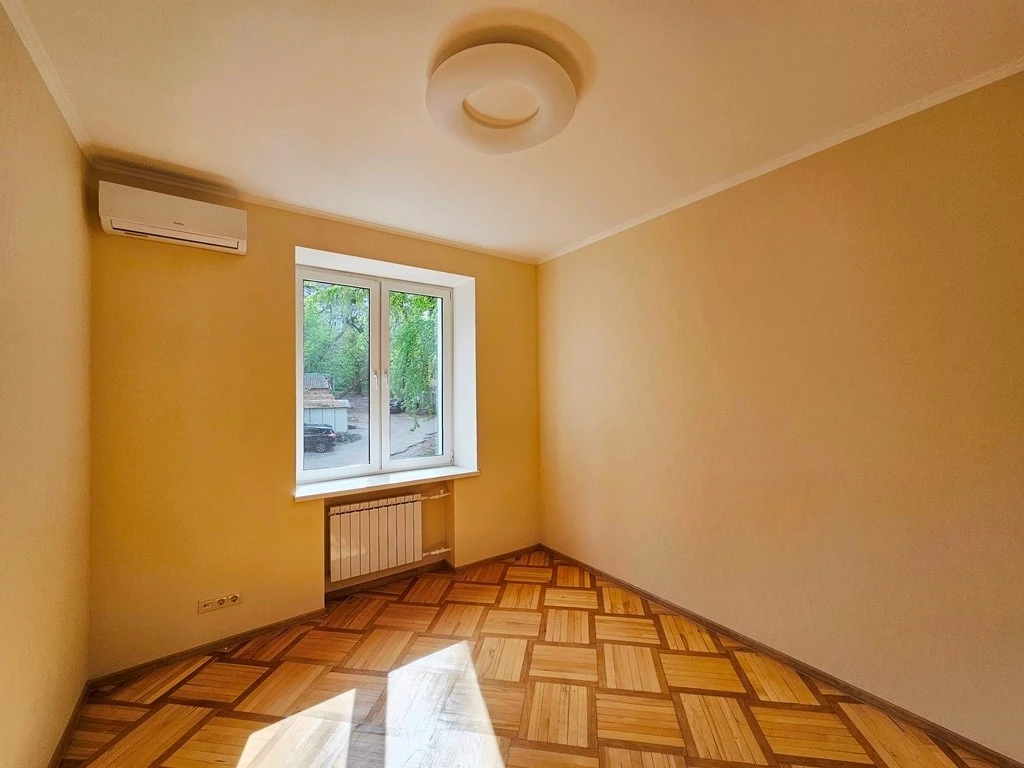 Sale of a 3-room apartment of 70 m², Ioanna Pavla II street, 7