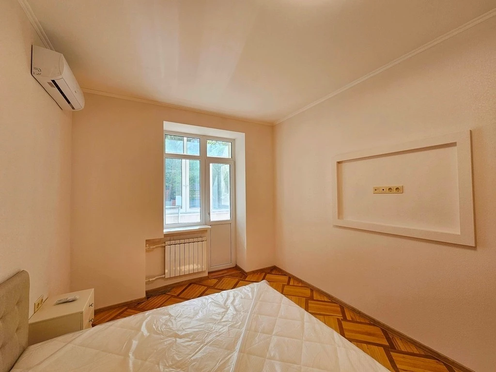 Sale of a 3-room apartment of 70 m², Ioanna Pavla II street, 7