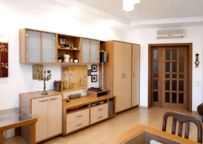 For Sale: 3-Bedroom Apartment. Darnytsky District, Prospect