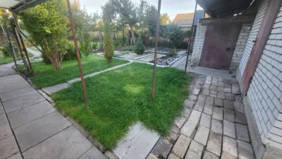 House, Green Yard.
