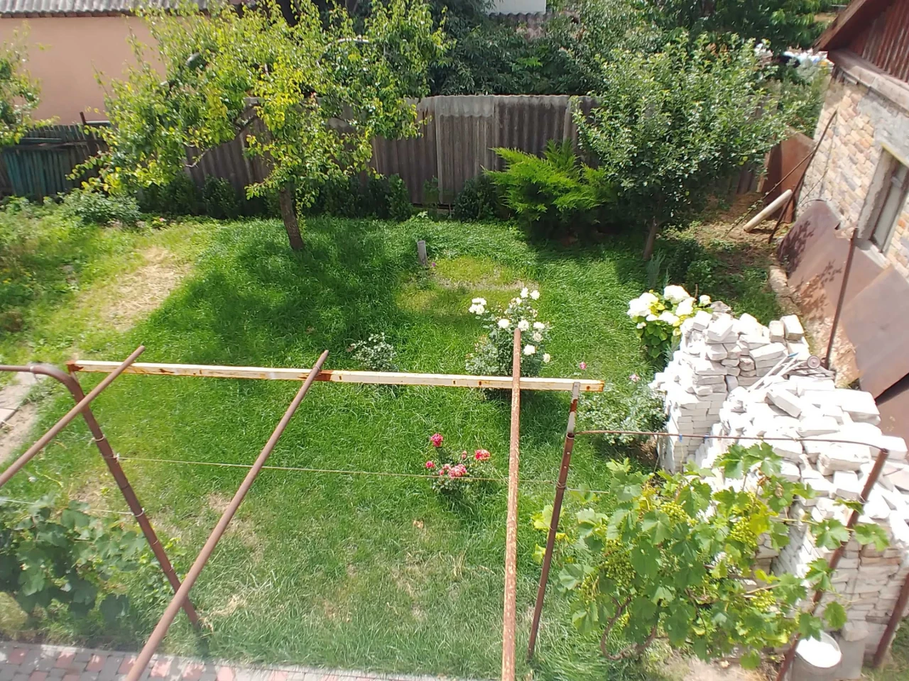 House, Green Yard.
