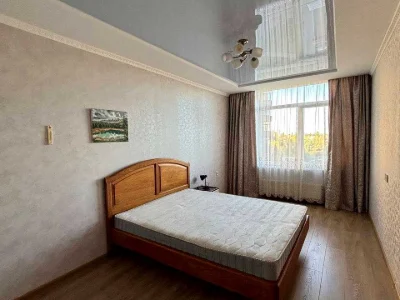 Apartment. Yunatska st., Kyiv