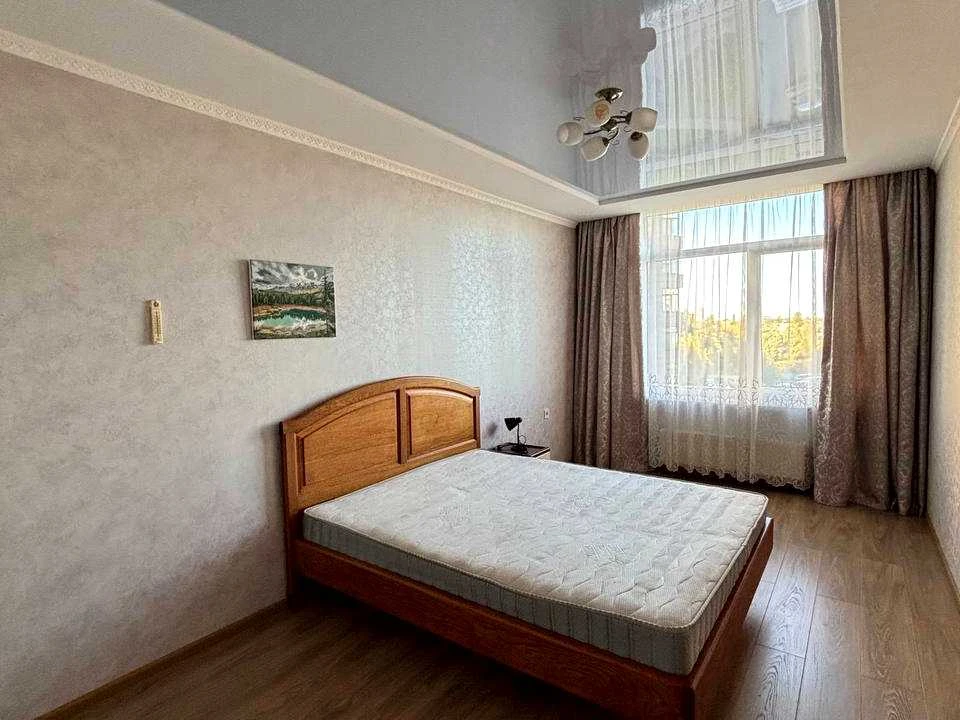 Apartment. Yunatska st., Kyiv