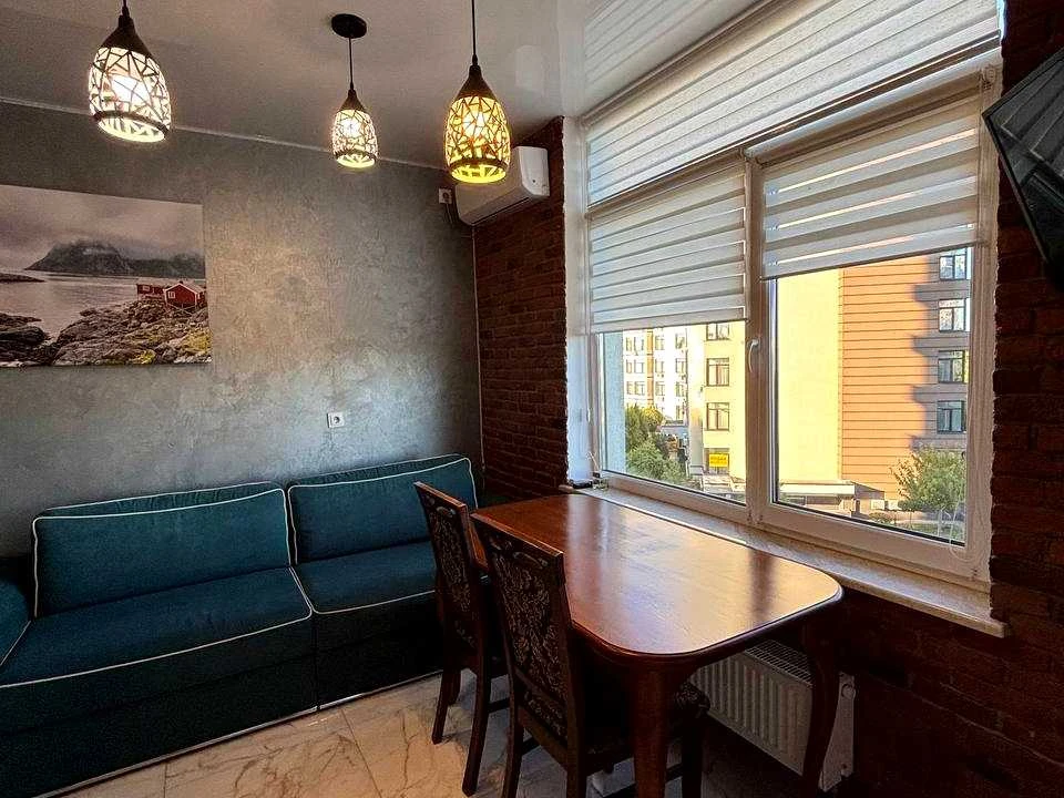 Apartment. Yunatska st., Kyiv