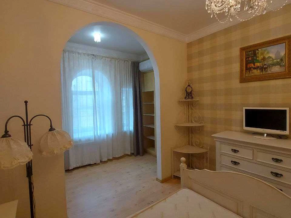 Квартира. Київ, Мала Житомирська вулиця