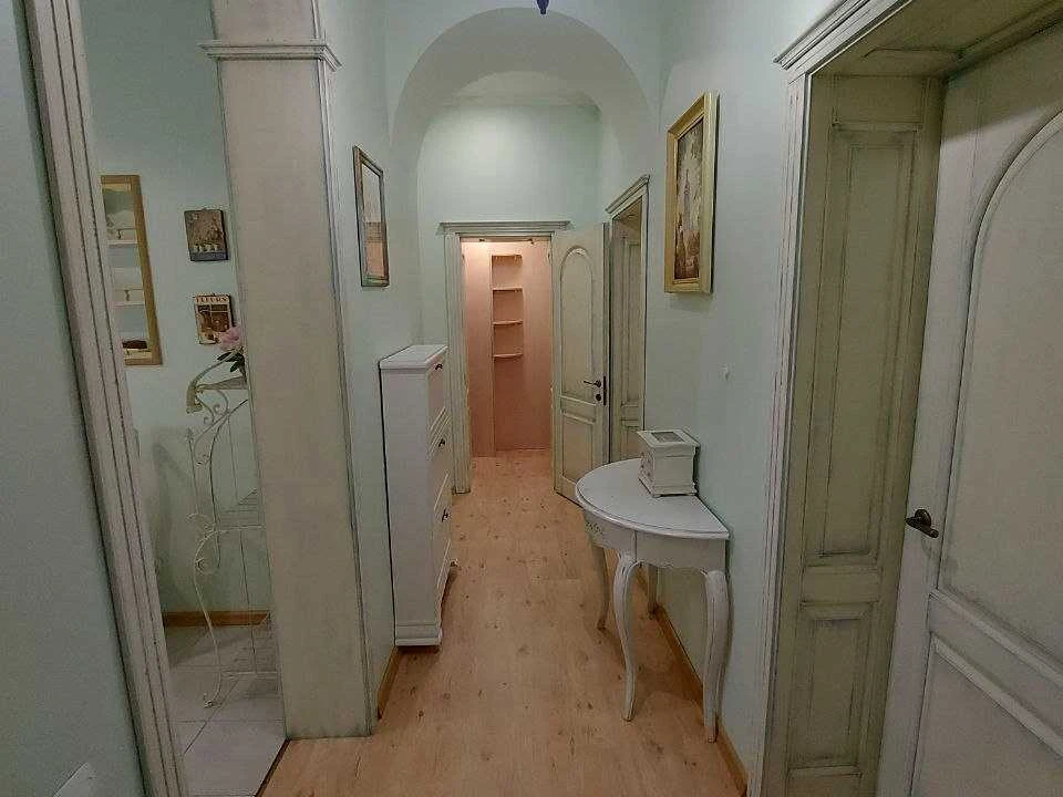 Квартира. Київ, Мала Житомирська вулиця