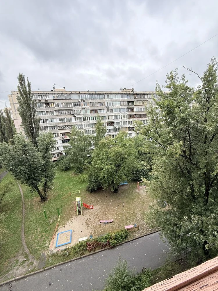 Продаж 3-кімнатної квартири після ремонту. Деснянський р-н.