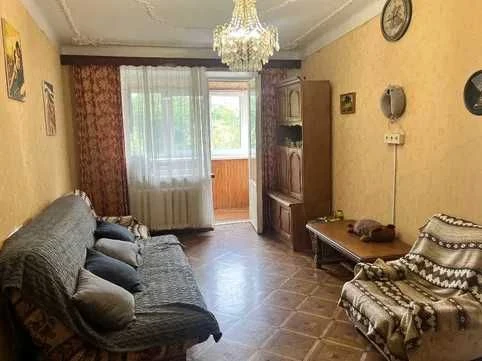 2-room apartment with a fenced balcony on Cheremushki Kosmonavtov