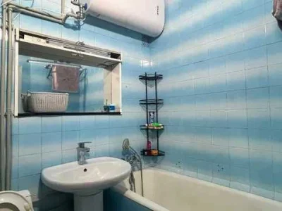 2-room apartment with a fenced balcony on Cheremushki Kosmonavtov