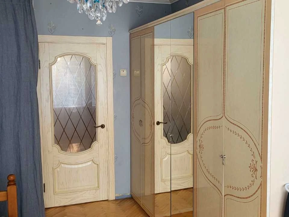 Apartment. Kyiv, Voskresensky Prospect.