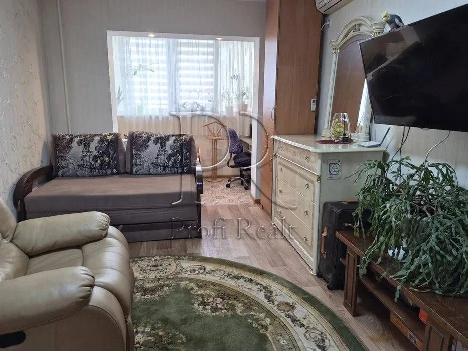 Продаж 1-кімнатній квартири Заболотного академіка 110/Теремки/Г