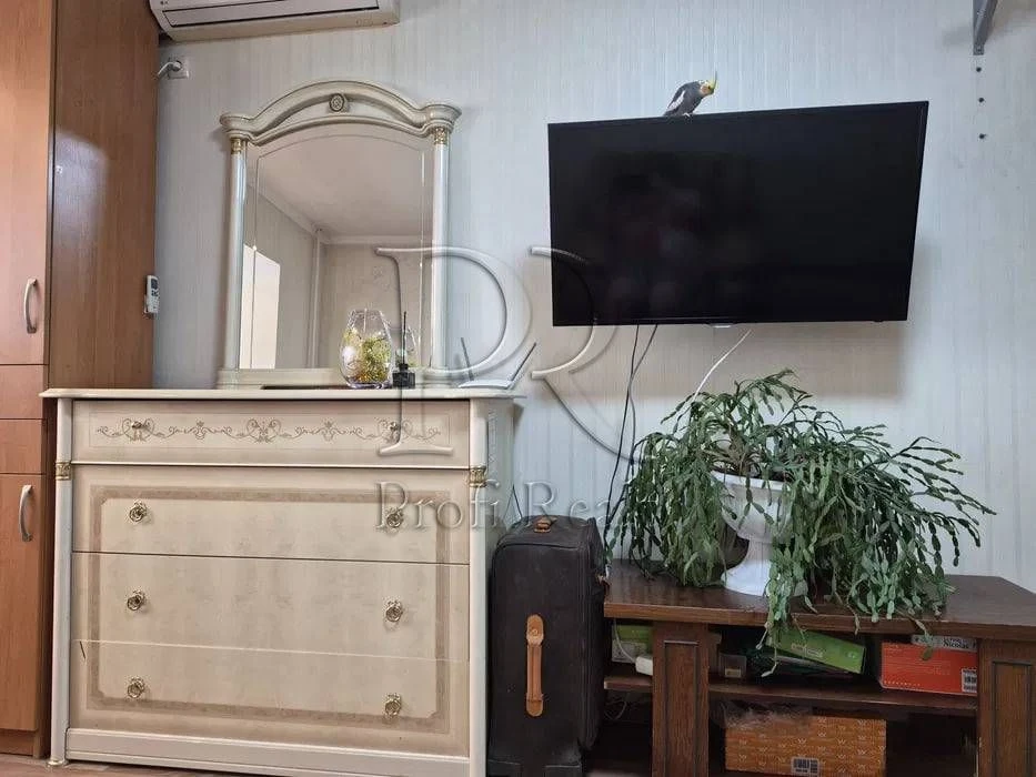 Продаж 1-кімнатній квартири Заболотного академіка 110/Теремки/Г