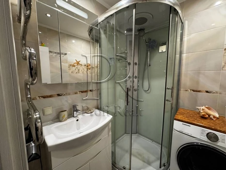Продаж 1-кімнатній квартири Заболотного академіка 110/Теремки/Г
